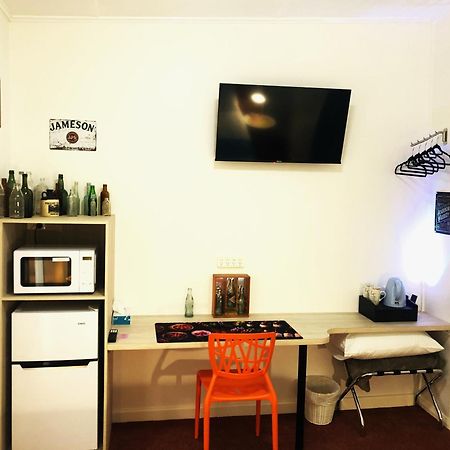 Acacia Motel Чинчила Екстериор снимка