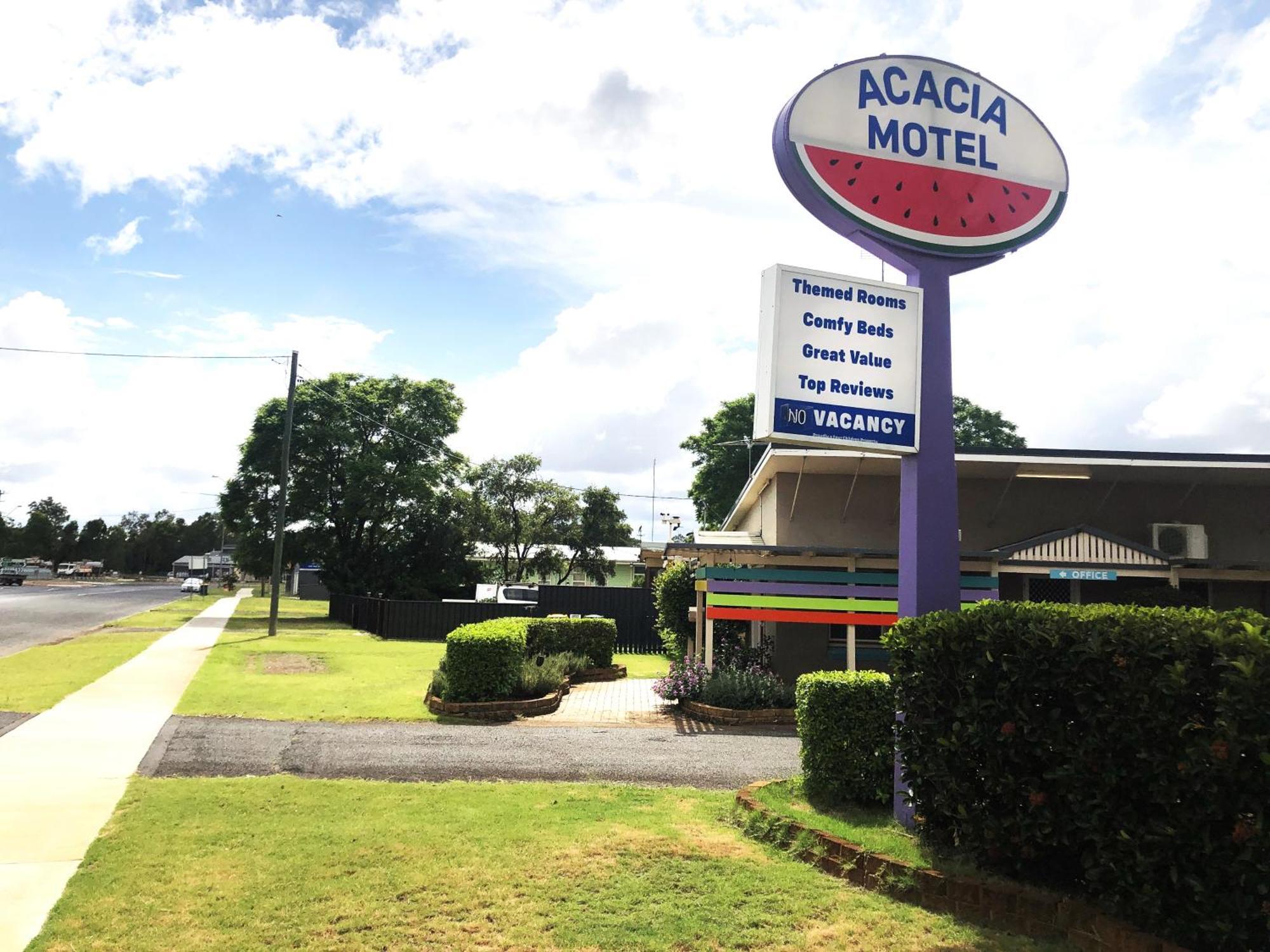 Acacia Motel Чинчила Екстериор снимка