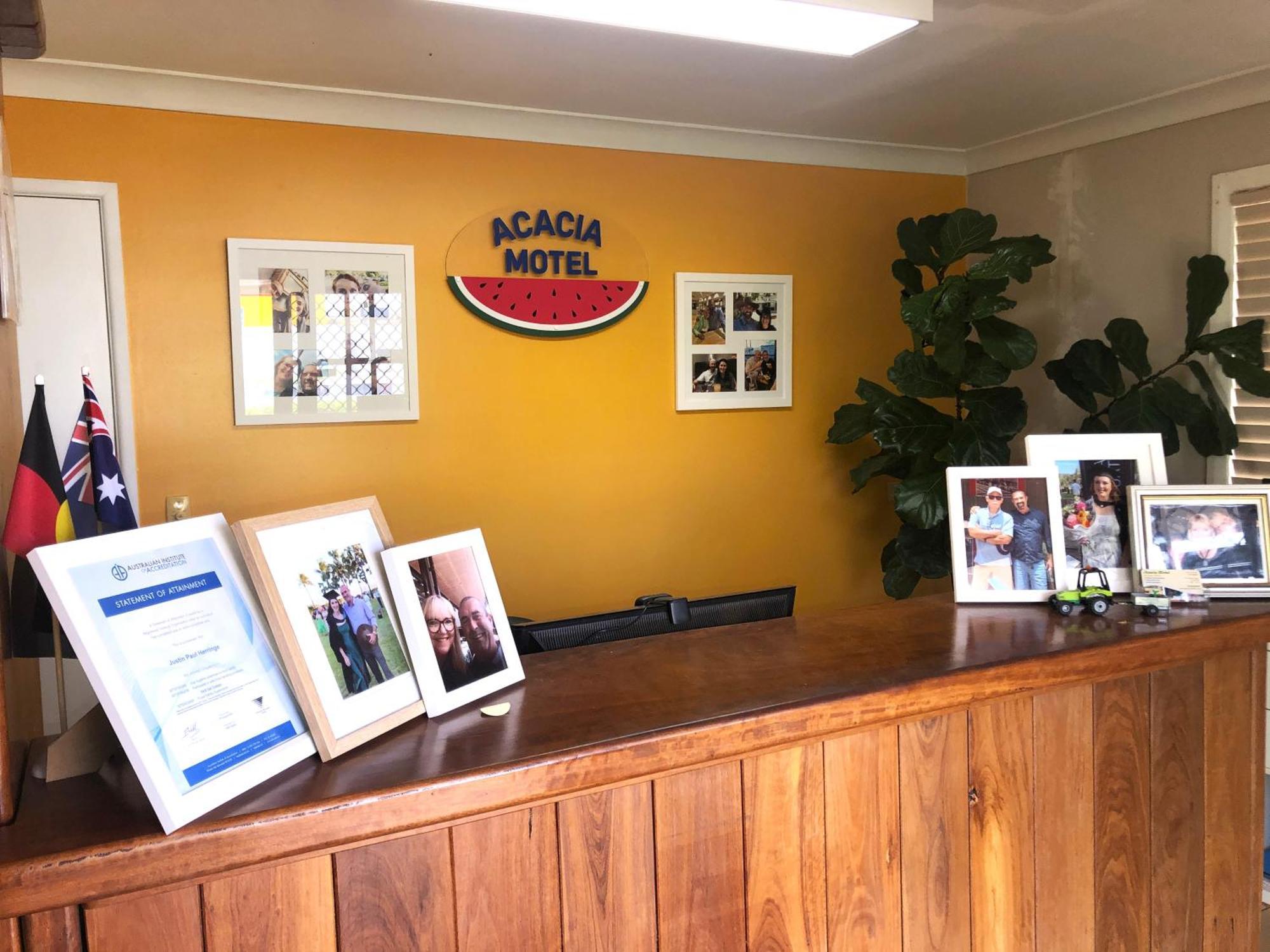 Acacia Motel Чинчила Екстериор снимка