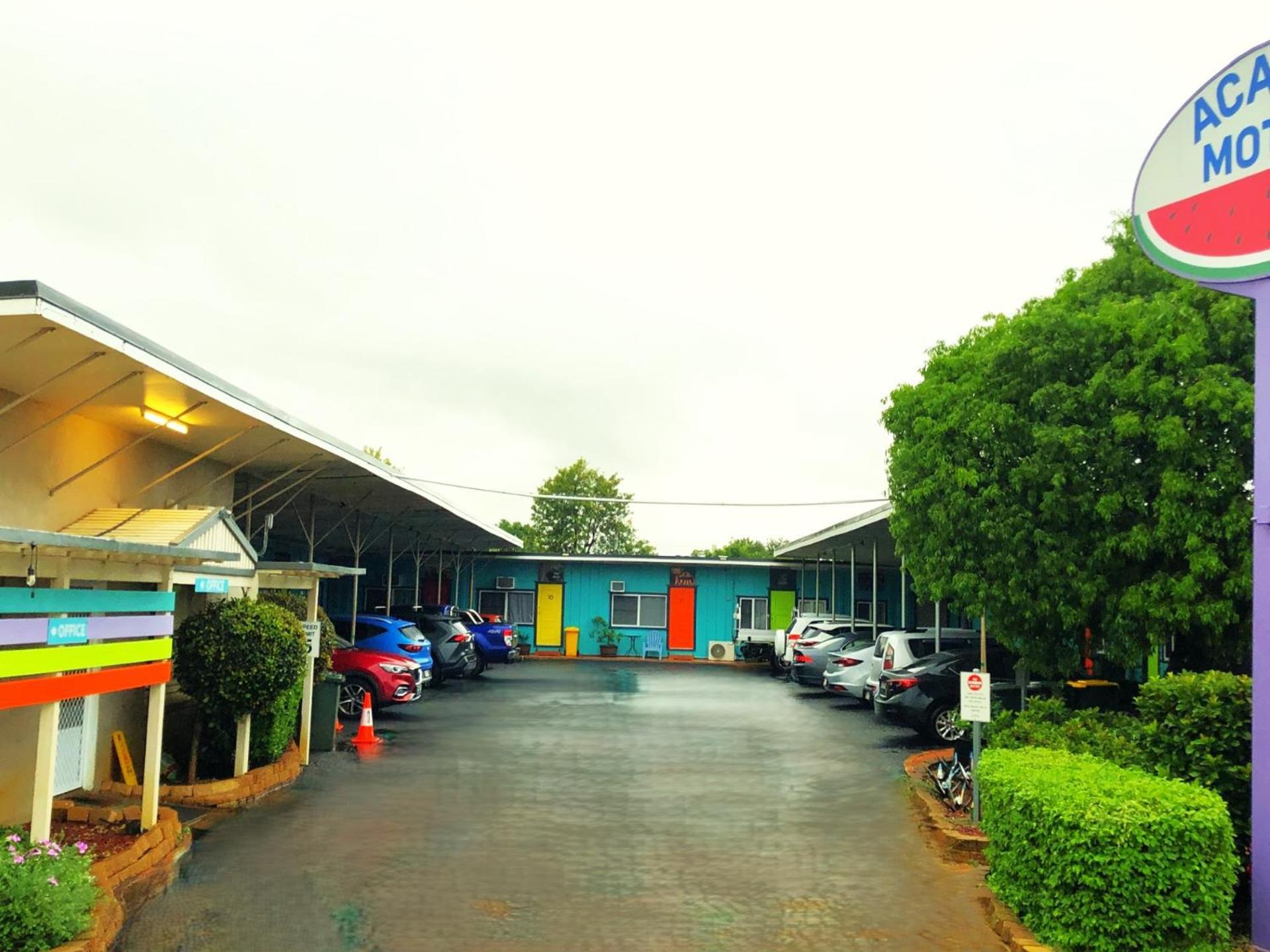 Acacia Motel Чинчила Екстериор снимка